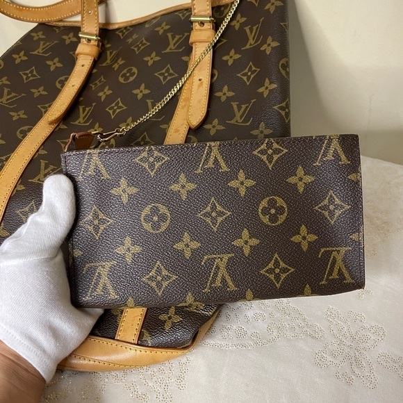 LOUIS VUITTON bucket tote monogram in GM with pouch - Picture 14 of 17